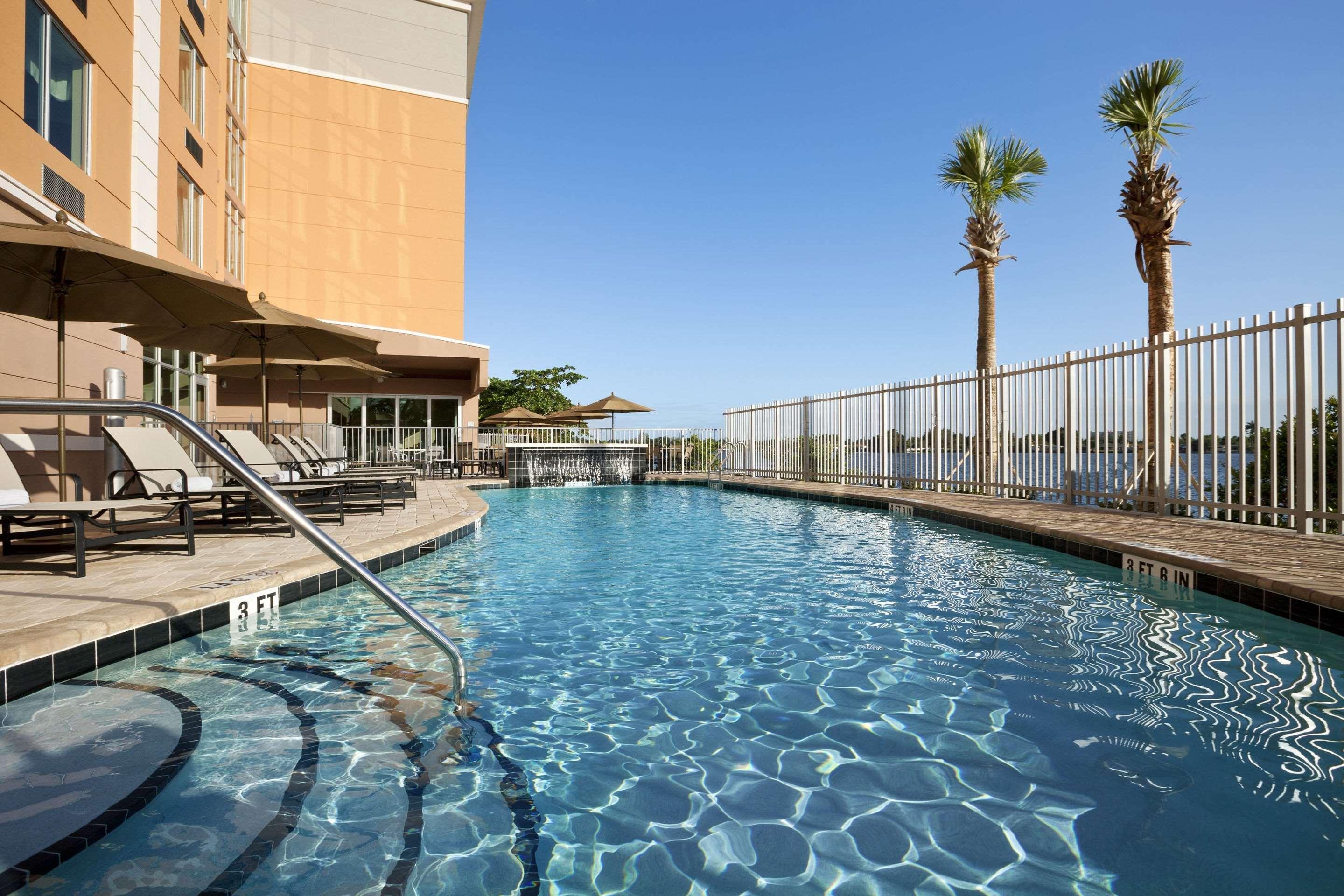 Holiday Inn Express Miami Airport-Blue Lagoon Area, An Ihg Hotel Екстер'єр фото